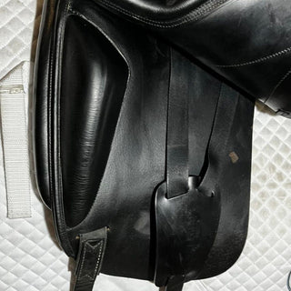 Amerigo Cortina Pinerolo Dressage Black 17" +2 W 5 | Saddles Direct