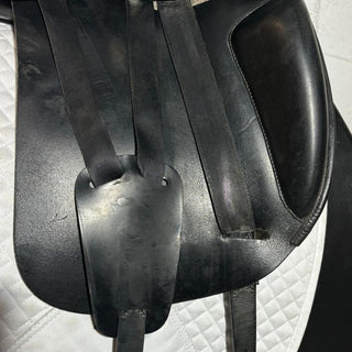 Amerigo Pinerolo Dressage Black 17.5" +2 W 6 | Saddles Direct