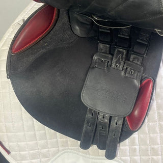 Bates Victrix Jump Black & Red 17" ADJ 5 | Saddles Direct