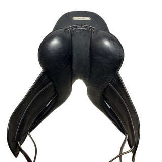 Childeric DAC Dressage *Wide Tree* Black 17.5" W 5 | Saddles Direct