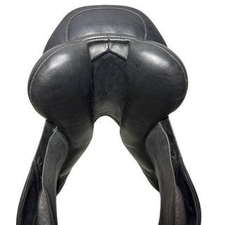 Farrington International Event Jump Black 17.5" MW 9 | Saddles Direct