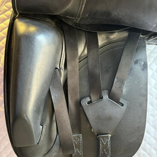 Harry Dabbs Classic Meridian Dressage Black 17.5" MW 5 | Saddles Direct