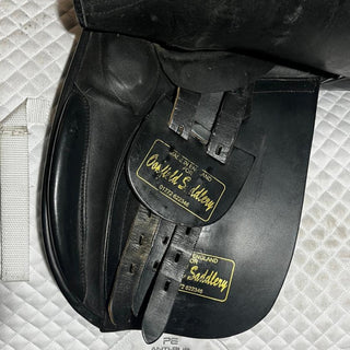 Oakfield GP Black 17" MW 5 | Saddles Direct