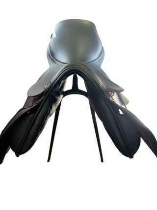 Albion K2 Jump ADJUSTA *NEW* Black 17" MW 3 | Saddles Direct