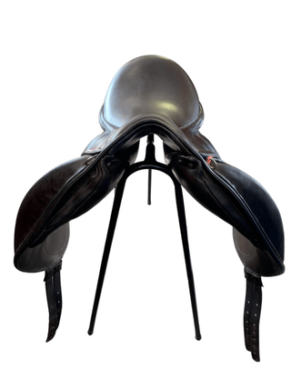 Silhouette Monoflap Dressage Brown 17.5" W 2 | Saddles Direct