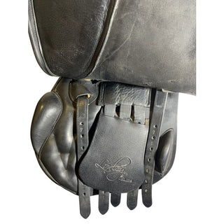 Loxley Bliss Jump Black 17" MW 2 | Saddles Direct