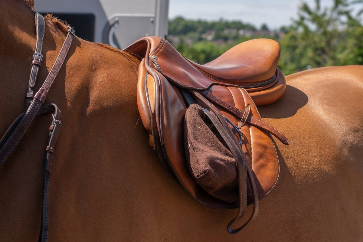 how to attach stirrup leathers to an english saddle