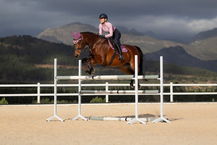 How a Jump Saddle Should Fit the Rider (And Why You Might Not Feel Secure) - Saddles Direct