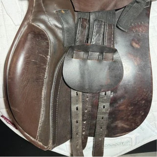 Barnsby GP Brown 17.5" W