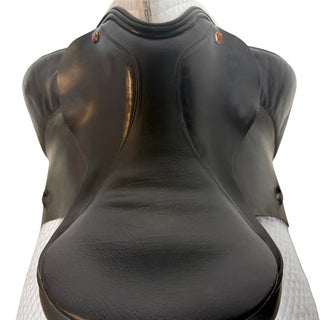 Albion Style Dressage Black 16.5" MW