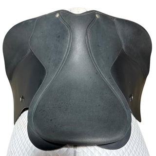 Wintec Pro Wide/Cob Dressage Black 17.5" ADJ