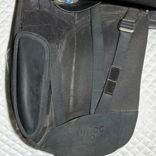 Wintec Pro Wide/Cob Dressage Black 17.5" ADJ