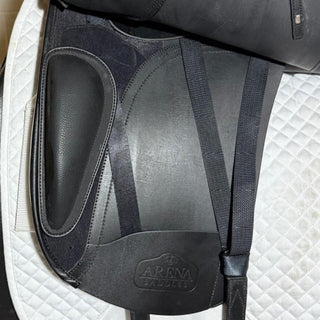 Arena Dual Flap Dressage Black 17" ADJ
