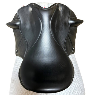 Fairfax Gareth MDG Dressage Black 17" ADJ