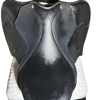 Wintec All Purpose Square Cantle GP Black 17" ADJ