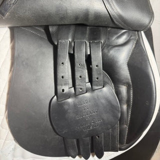 Adam Ellis GP Black 18" MW 8 | Saddles Direct