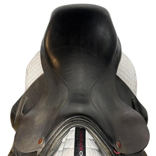 Albion ADJUSTA Legend K2 Jump Black 17" MW 4 | Saddles Direct