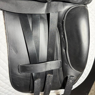 Albion ADJUSTA Ultima SLK II LH NS Dressage Black 17" MW 8 | Saddles Direct
