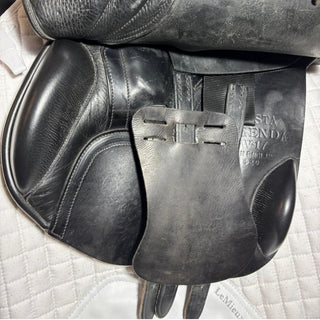Albion K2 ADJUSTA Legend Jump Black 17" MW 7 | Saddles Direct