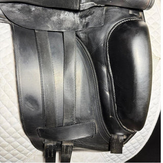 Albion SLK Dressage Black 17" W 8 | Saddles Direct