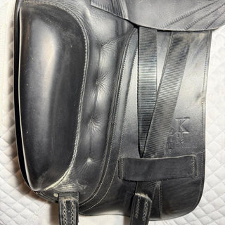 Albion SLK LH NS Dressage Black 17" W 7 | Saddles Direct