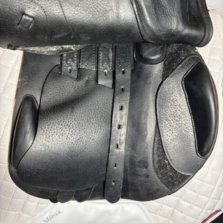 Amerigo Pinerolo Custom 2 Panel Jump Black 18" MW 8 | Saddles Direct