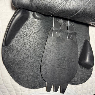 Amerigo Vega Jump Special Dual Flap Pinerolo Black 17" MW 7 | Saddles Direct