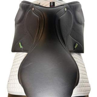 Amerigo Vega Jump Special Dual Flap Pinerolo Black 17" MW 6 | Saddles Direct