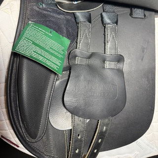 Arena Cob/Wide All Purpose GP Black 17.5" ADJ 7 | Saddles Direct
