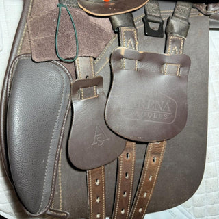 Arena Cob/Wide All Purpose GP Brown 16.5" ADJ 7 | Saddles Direct