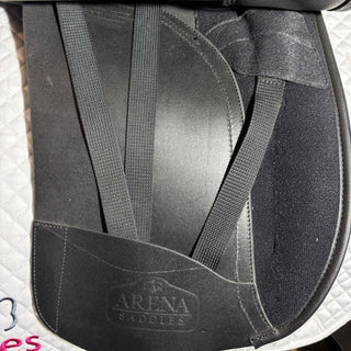 Arena Cob/Wide Dressage Black 17.5" ADJ 8 | Saddles Direct