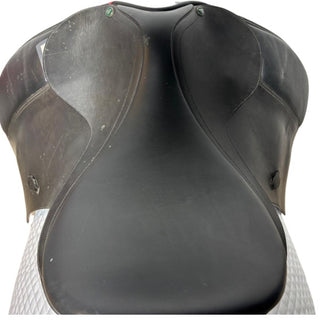 Arena Cob/Wide Dressage Black 17.5" ADJ 6 | Saddles Direct