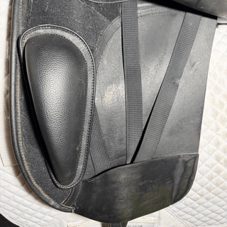 Arena Dressage Black 17" ADJ 7 | Saddles Direct