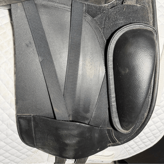 Arena Dressage Black 17" ADJ 8 | Saddles Direct