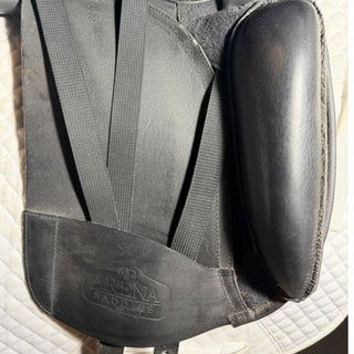 Arena Dual Flap Wide/Cob Dressage Black 17" ADJ 8 | Saddles Direct