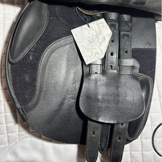 Arena Jump Black 17" ADJ 7 | Saddles Direct