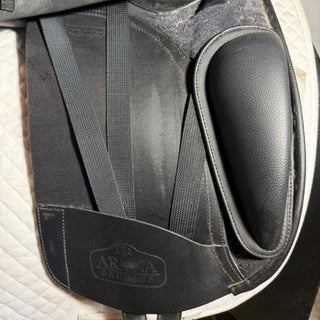 Arena Wide/Cob Dressage Black 16.5" ADJ 8 | Saddles Direct