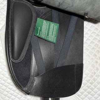 Arena Wide/Cob Dressage Black 17" ADJ 7 | Saddles Direct