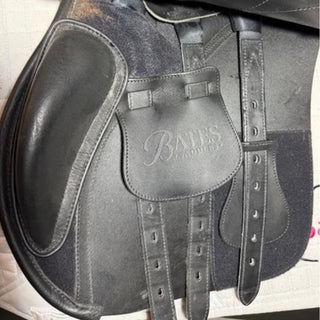 Bates All Purpose GP Opulence Leather Black 17.5" ADJ 7 | Saddles Direct