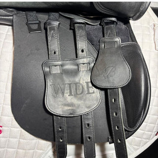 Bates All Purpose Wide/Cob GP Black 17.5" ADJ 6 | Saddles Direct
