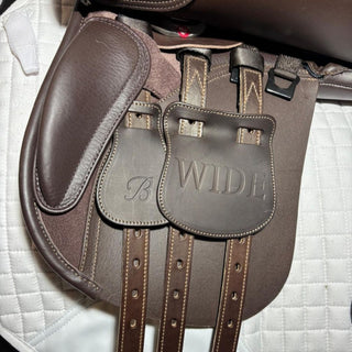 Bates All Purpose Wide/Cob GP Brown 16" ADJ 5 | Saddles Direct