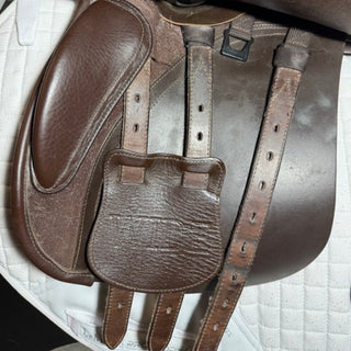 Bates Wide All Purpose GP Heritage Brown 17.5" ADJ 7 | Saddles Direct