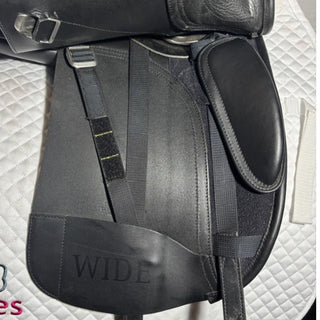 Bates WIDE+ Dressage Black 16.5" ADJ 6 | Saddles Direct