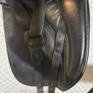 Black Country Eloquence Dressage *Classic Tree* Black 17" MW 8 | Saddles Direct