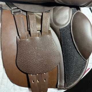 Black Country Event *Classic Tree* GP Brown 17.5" W 8 | Saddles Direct