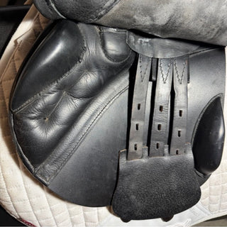 Black Country Quantum Jump Black 17" M 7 | Saddles Direct