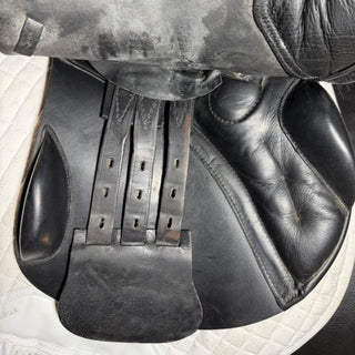 Black Country Quantum Jump Black 17" M 8 | Saddles Direct