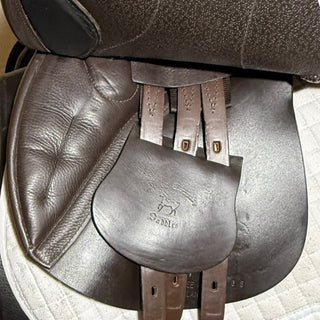 Black Country Spur Jump Brown 17.5" M 7 | Saddles Direct
