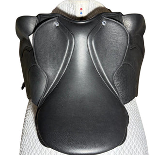 Cavaletti Warmblood Monoflap Dressage Black 16" ADJ 6 | Saddles Direct