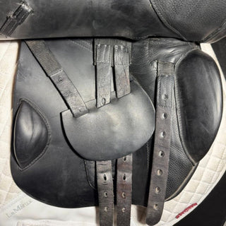 Chunky Monkey GP Black 17.5" W 8 | Saddles Direct